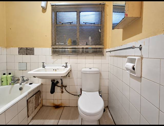 2 BEDROOM FLAT FOR SALE IN THREE RIVERS